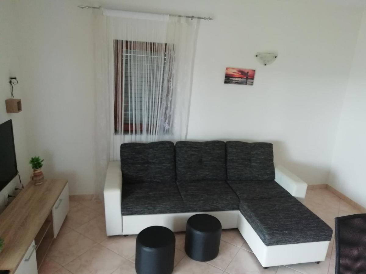 Vacation Home Katarina Nin Exteriör bild